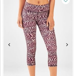 Fabletics mid rise power hold crop legging